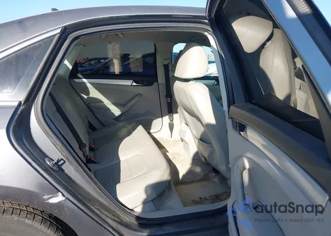 2012 Volkswagen Passat 2.5L Se z USA, uszkodzony, nr VIN 1VWBH7A31CC014024